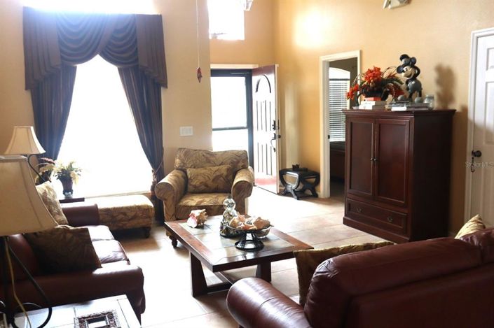 Image No.6-4 Bed Property for sale