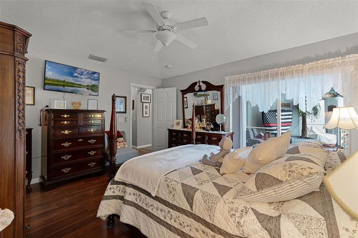 Image No.11-4 Bed Property for sale