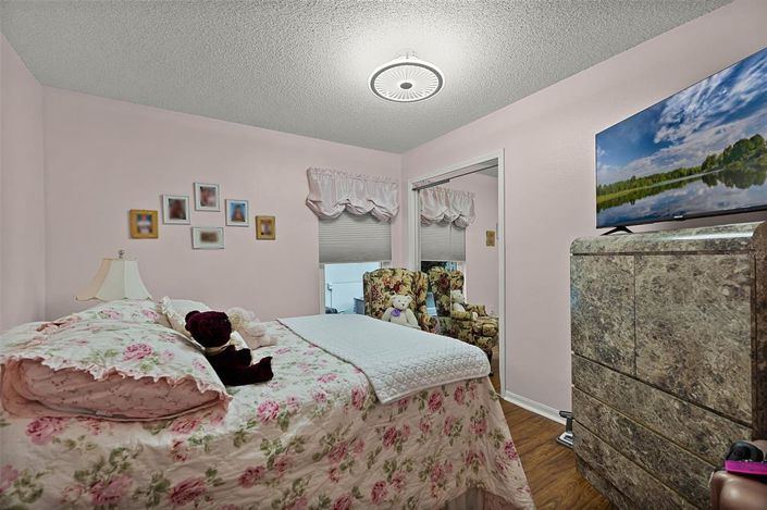 Image No.16-4 Bed Property for sale