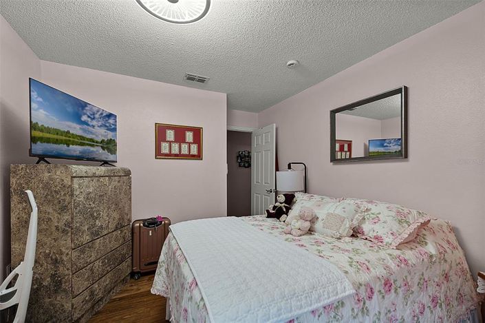 Image No.17-4 Bed Property for sale