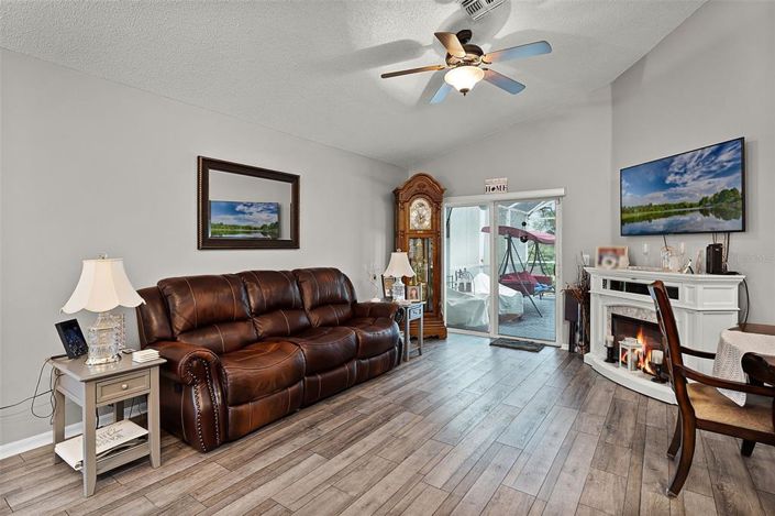 Image No.8-4 Bed Property for sale