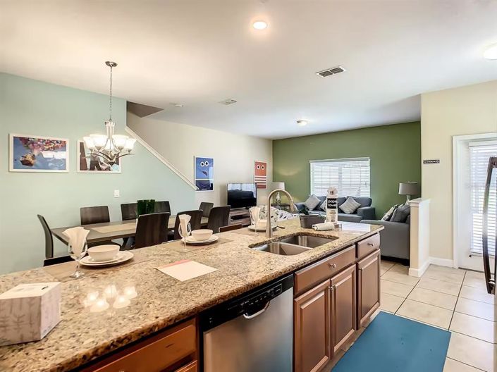 Image No.12-5 Bed Townhouse for sale