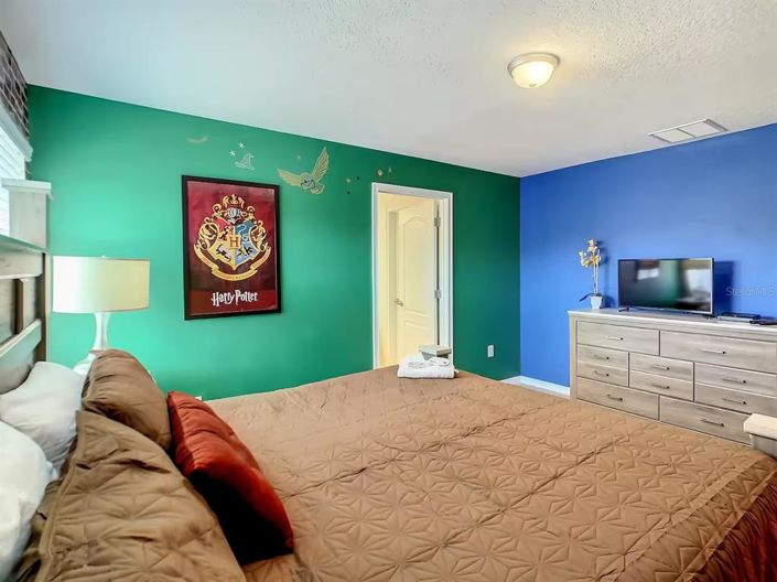 Image No.25-5 Bed Townhouse for sale