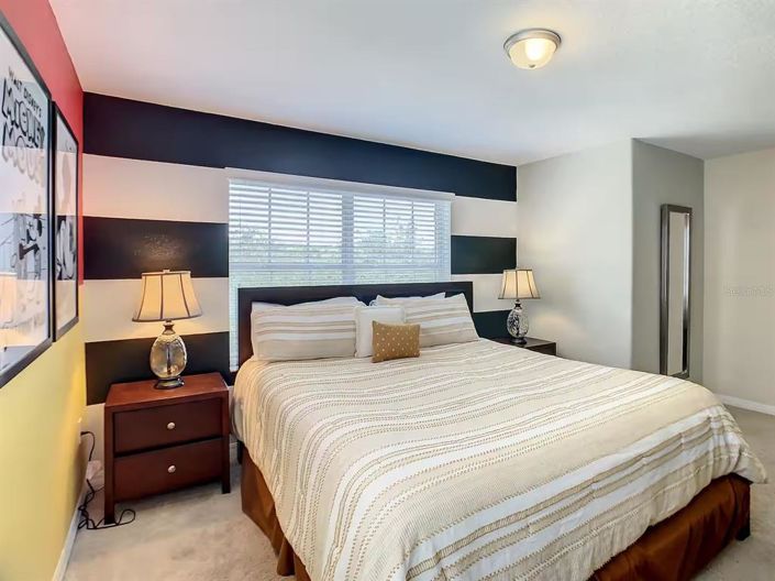 Image No.27-5 Bed Townhouse for sale