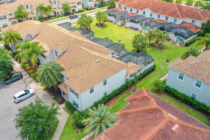 Image No.8-5 Bed Townhouse for sale