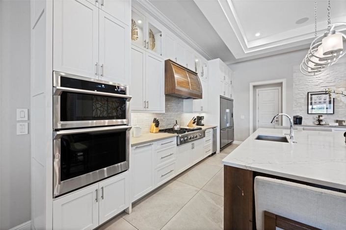 Image No.16-10 Bed Property for sale