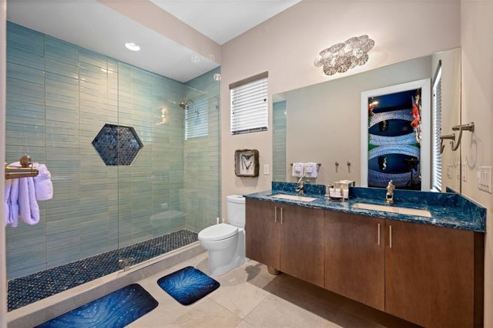 Image No.58-10 Bed Property for sale