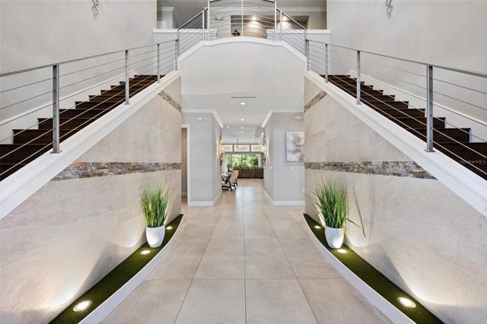 Image No.6-10 Bed Property for sale