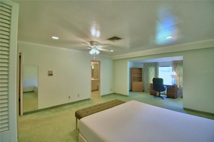 Image No.51-2 Bed Townhouse for sale