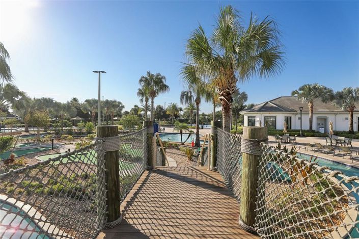 Image No.18-4 Bed Townhouse for sale