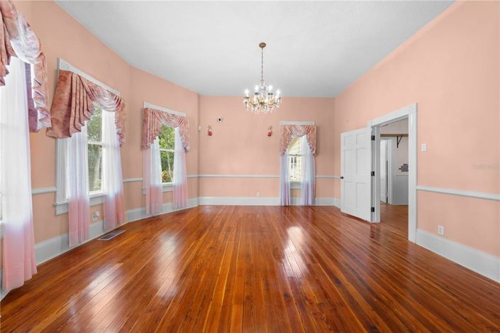 Image No.41-4 Bed Property for sale