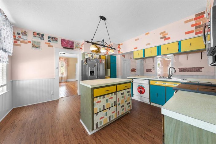 Image No.58-4 Bed Property for sale