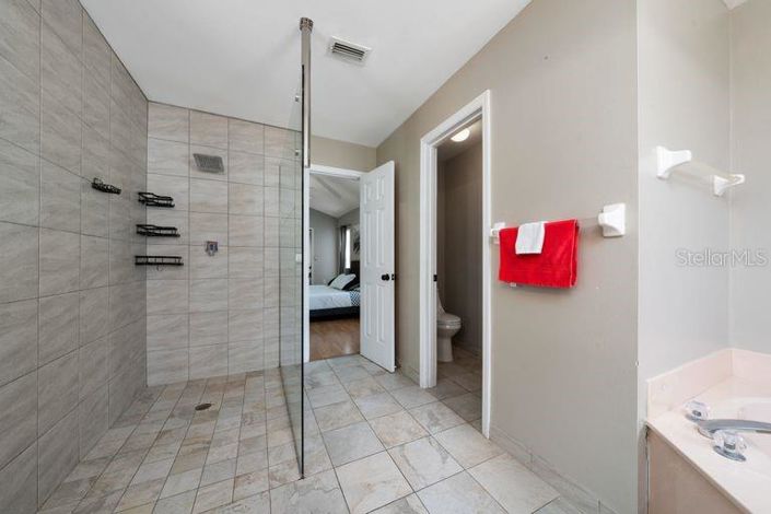 Image No.20-3 Bed Property for sale