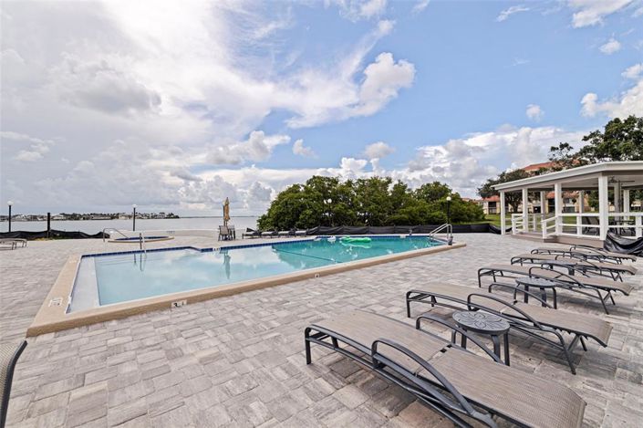 Image No.31-2 Bed Property for sale