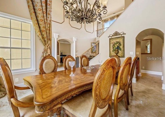 Image No.12-5 Bed Property for sale