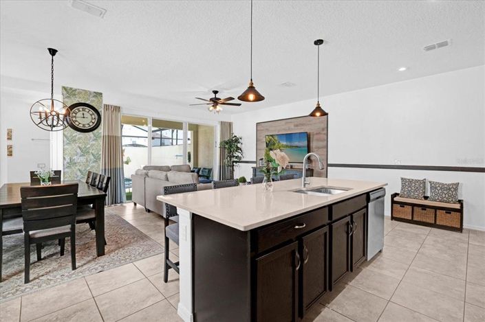 Image No.11-5 Bed Townhouse for sale