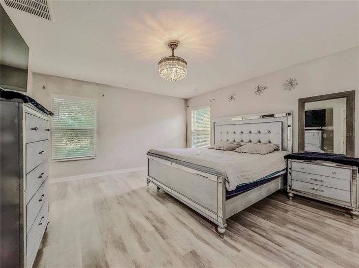 Image No.33-4 Bed Property for sale