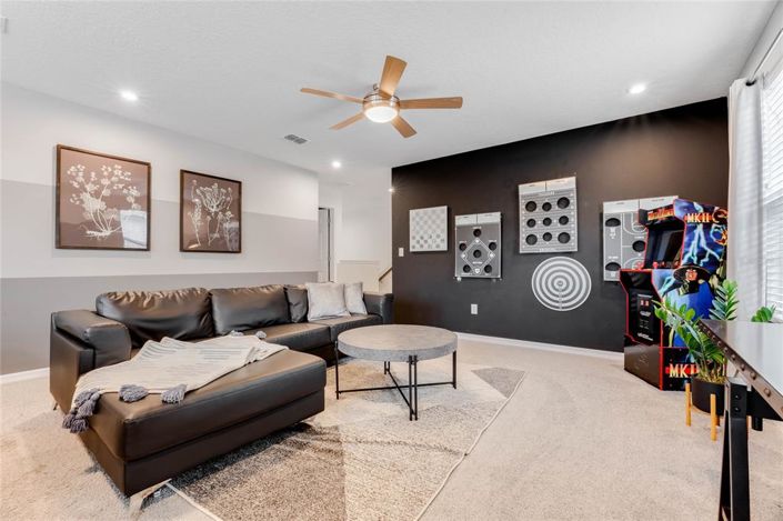 Image No.12-7 Bed Property for sale