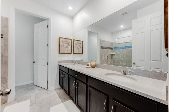 Image No.15-7 Bed Property for sale