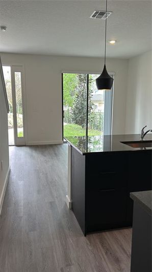 Image No.8-3 Bed Townhouse for sale