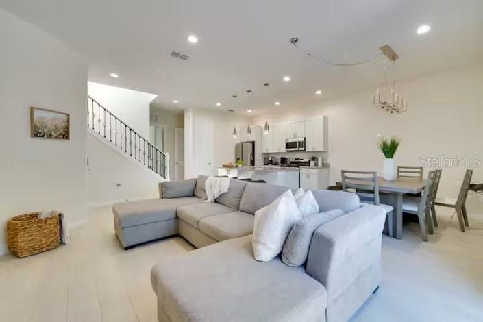 Image No.2-5 Bed Townhouse for sale