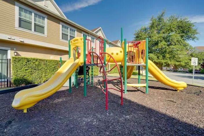 Image No.11-5 Bed Townhouse for sale