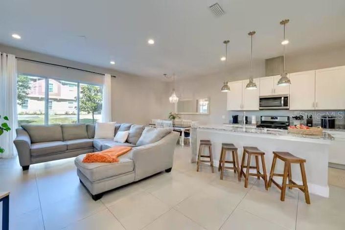 Image No.14-5 Bed Townhouse for sale