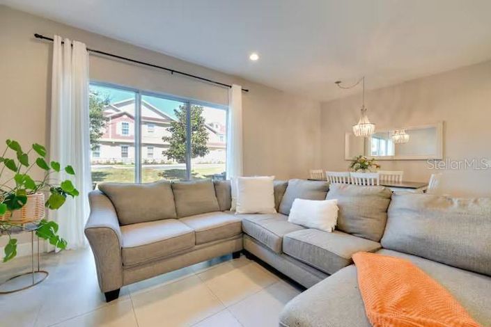 Image No.15-5 Bed Townhouse for sale