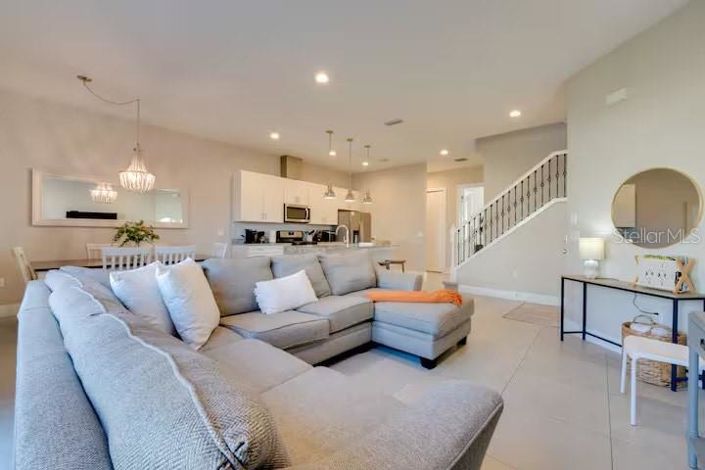 Image No.16-5 Bed Townhouse for sale