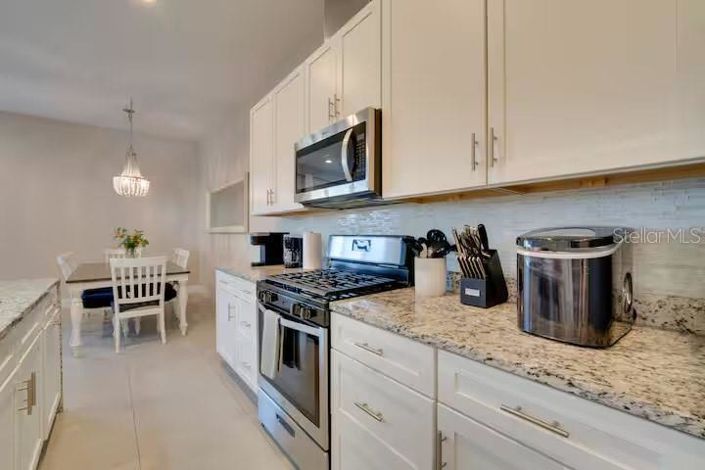 Image No.18-5 Bed Townhouse for sale