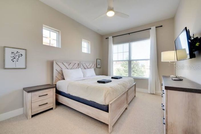 Image No.24-5 Bed Townhouse for sale