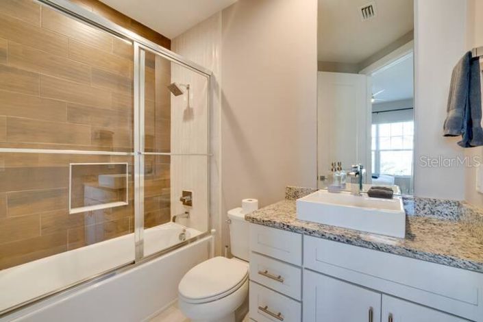 Image No.30-5 Bed Townhouse for sale