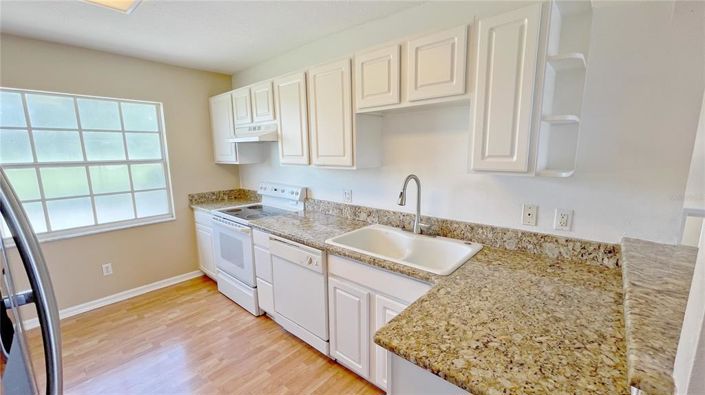 Image No.3-3 Bed Property for sale