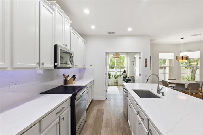 Image No.16-4 Bed Property for sale