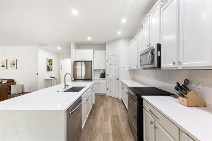 Image No.17-4 Bed Property for sale