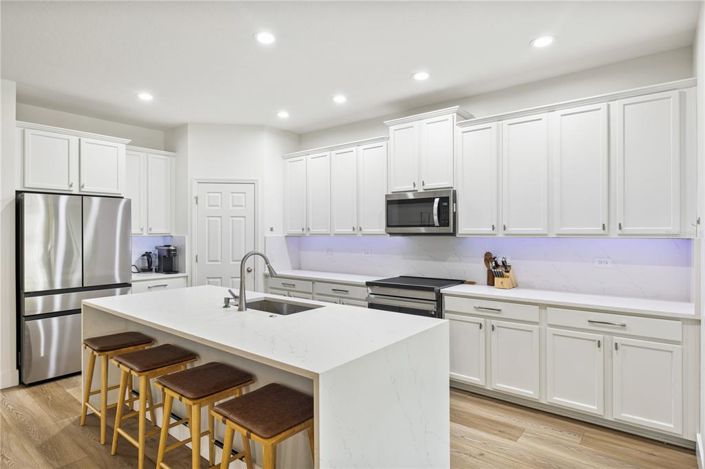 Image No.40-4 Bed Property for sale