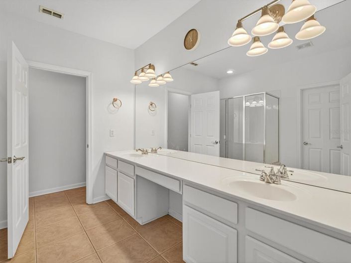 Image No.18-2 Bed Property for sale