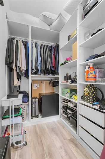 Image No.17-4 Bed Property for sale