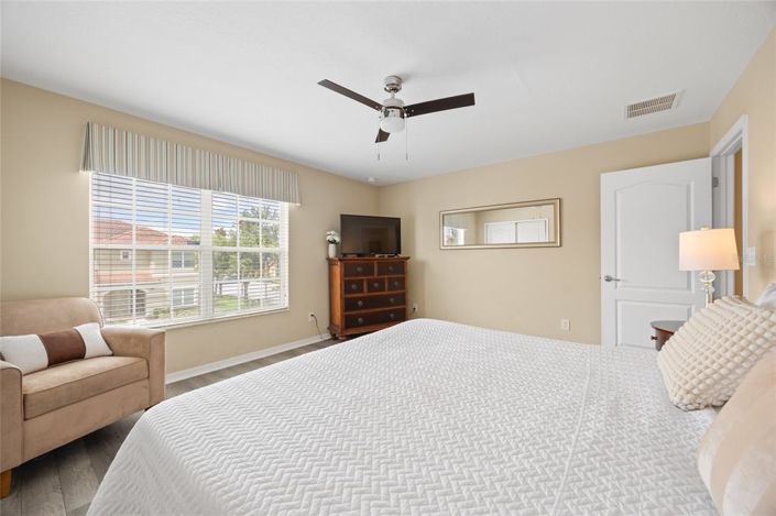 Image No.26-4 Bed Townhouse for sale