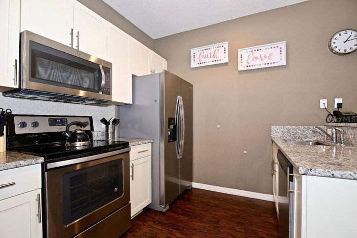 Image No.13-3 Bed Townhouse for sale