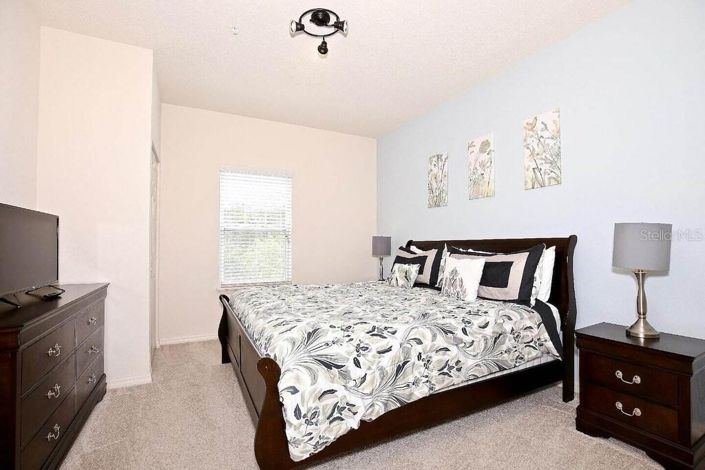 Image No.18-3 Bed Townhouse for sale