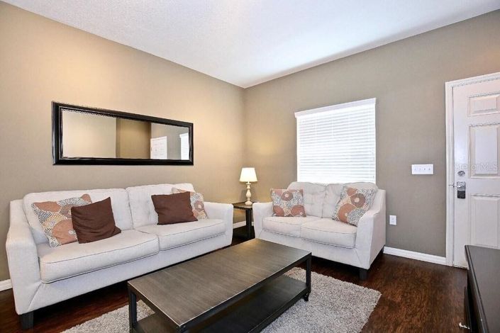 Image No.8-3 Bed Townhouse for sale