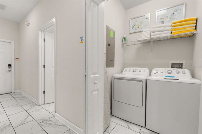 Image No.11-5 Bed Townhouse for sale