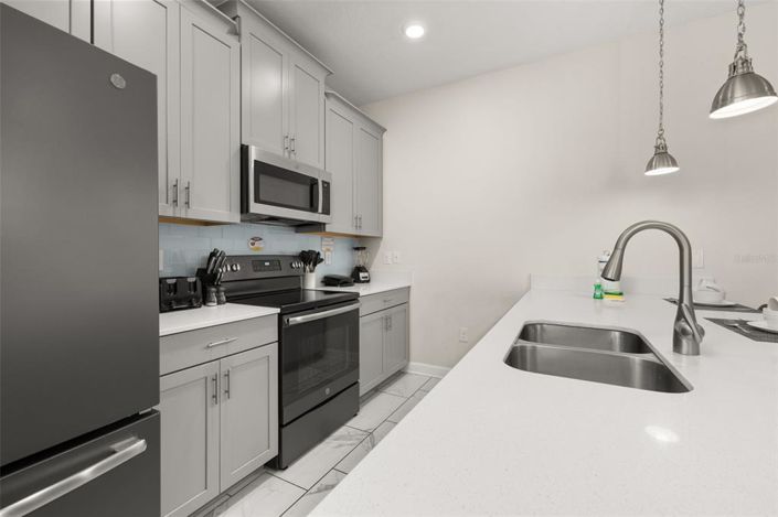 Image No.19-5 Bed Townhouse for sale