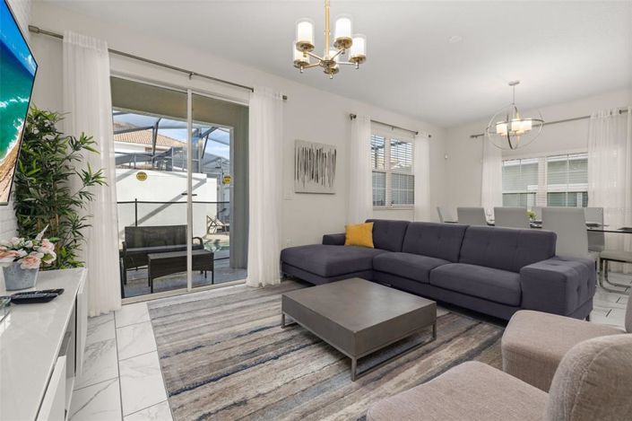 Image No.20-5 Bed Townhouse for sale