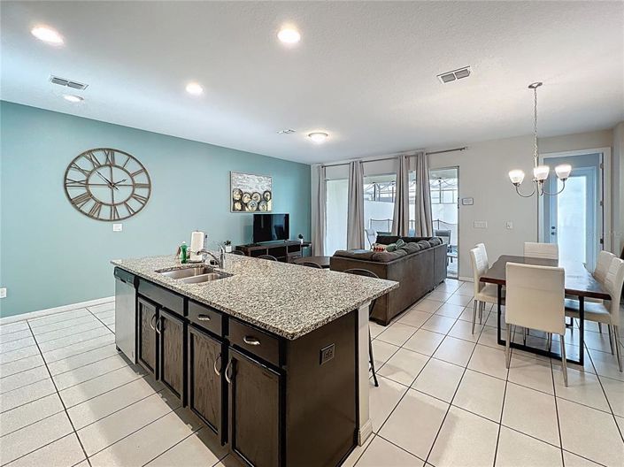 Image No.6-5 Bed Townhouse for sale