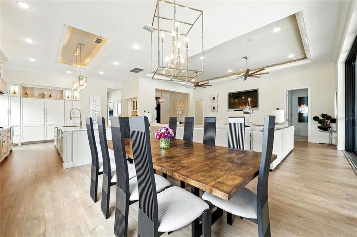 Image No.14-7 Bed Property for sale