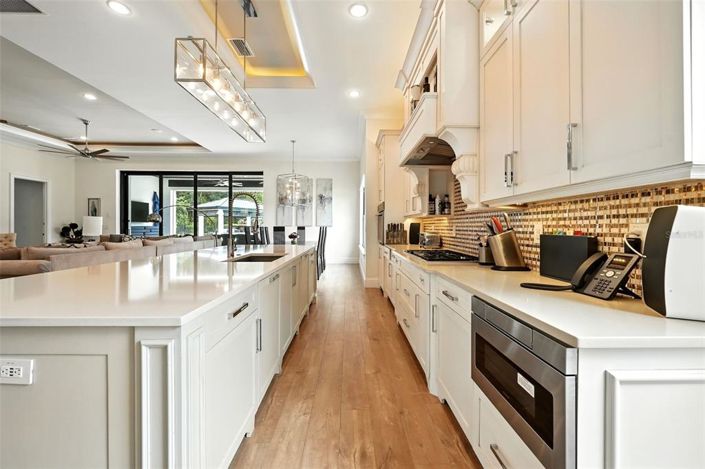 Image No.19-7 Bed Property for sale