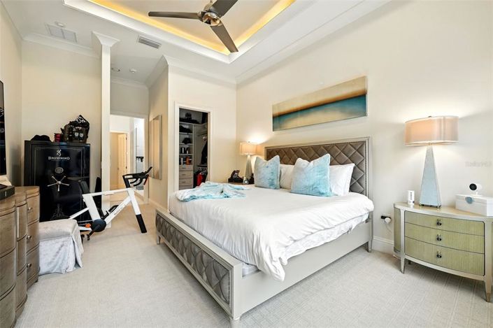 Image No.35-7 Bed Property for sale