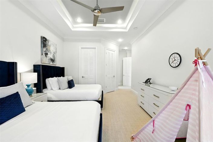 Image No.52-7 Bed Property for sale